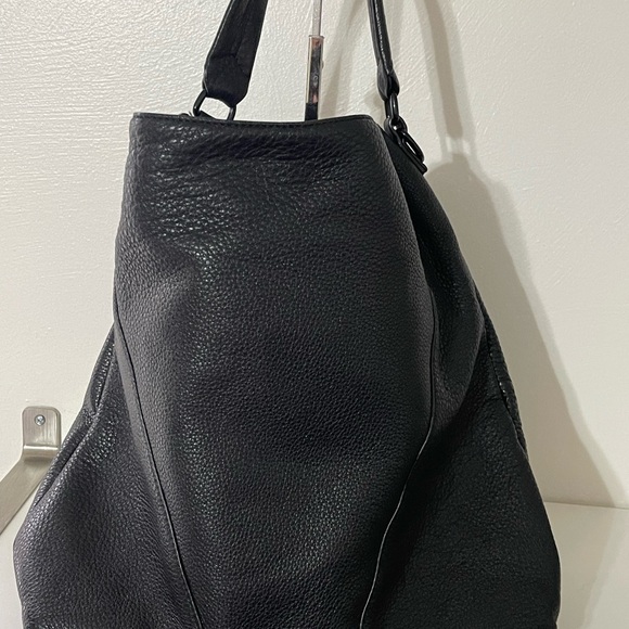 🔴SOLD🔴 REBECCA MINKOFF PRISTINE CONDITION
BLACK LEATHER HOBO BAG - Picture 3 of 4